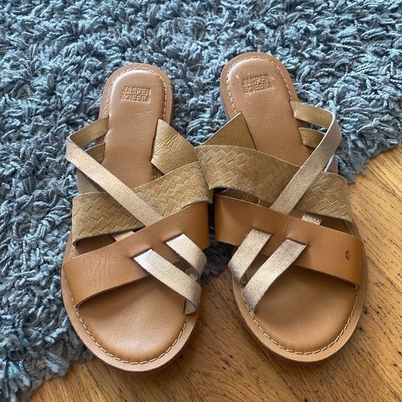 Anthropologie JASPER & JEERA Leather Brown & Metallic Gold Strap Slip On - Picture 1 of 11